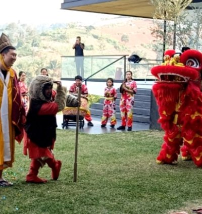 Sewa Barongsai ie tian see