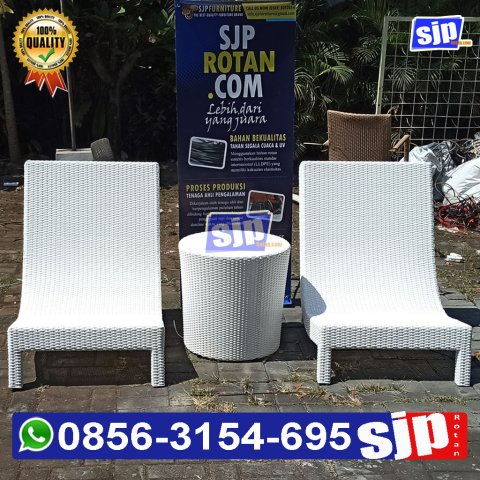 pabrik 1 set  pengrajin produsen kursi kolam renang sunbedpool rattan syentetic sun lounger model buntung