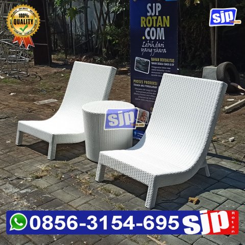 pabrik 1 set  pengrajin produsen kursi kolam renang sunbedpool rattan syentetic sun lounger model buntung
